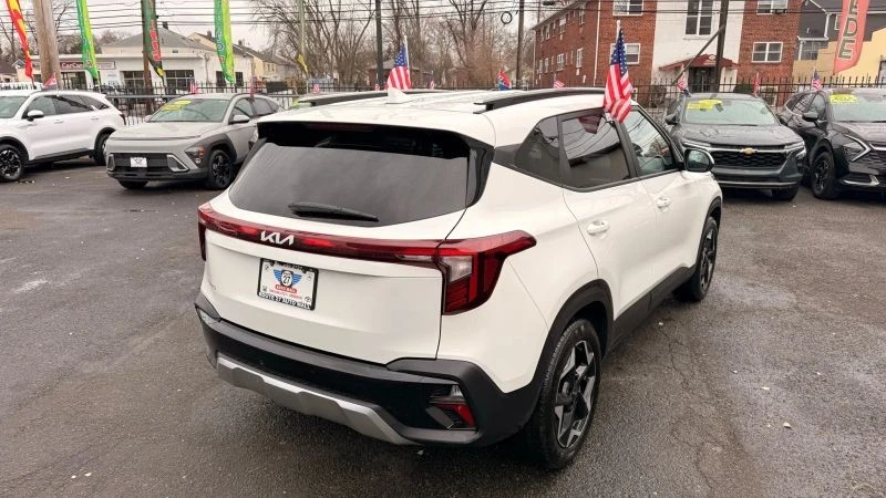 2025 Kia Seltos - Image 7 of 12