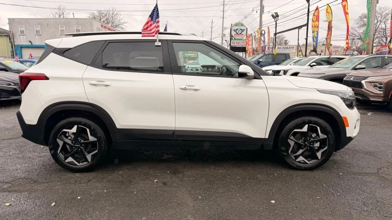 2025 Kia Seltos - Image 11 of 12