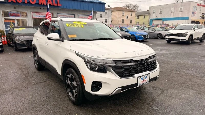 2025 Kia Seltos - Image 2 of 12