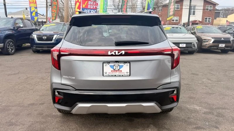 2025 Kia Seltos - Image 6 of 12