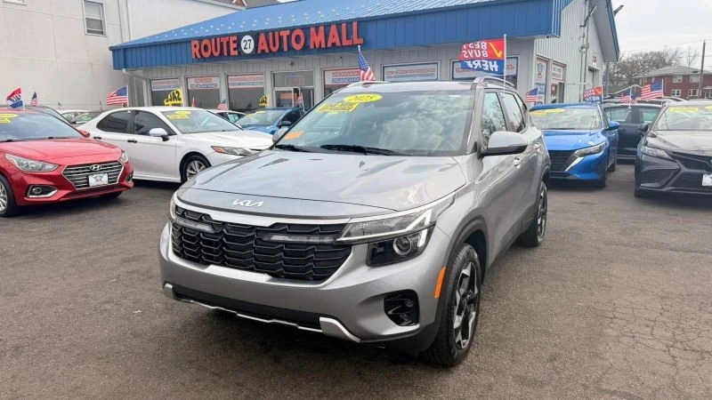 2025 Kia Seltos - Image 4 of 12