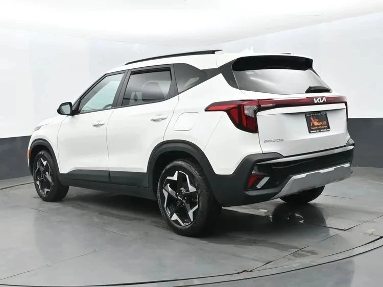 2025 Kia Seltos - Image 9 of 12