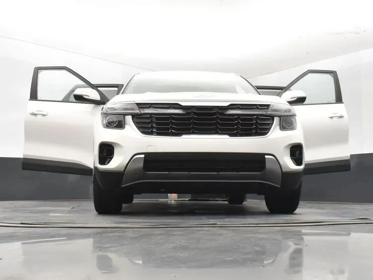 2025 Kia Seltos - Image 11 of 12