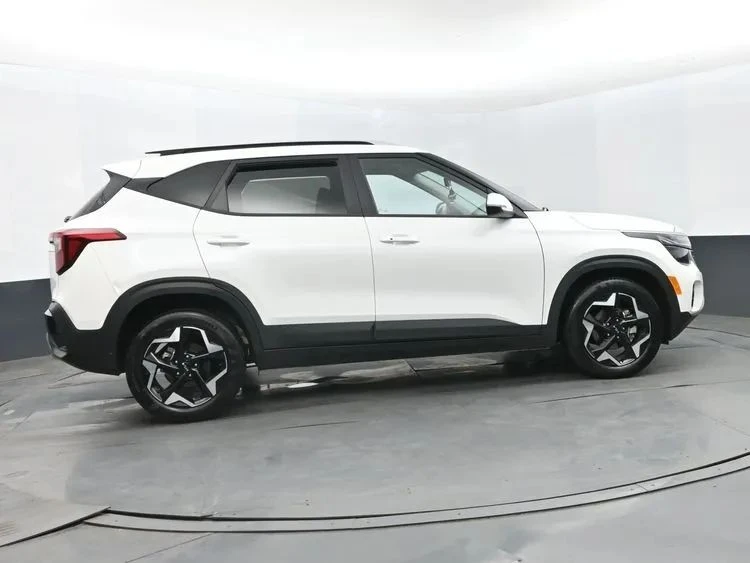 2025 Kia Seltos - Image 4 of 12