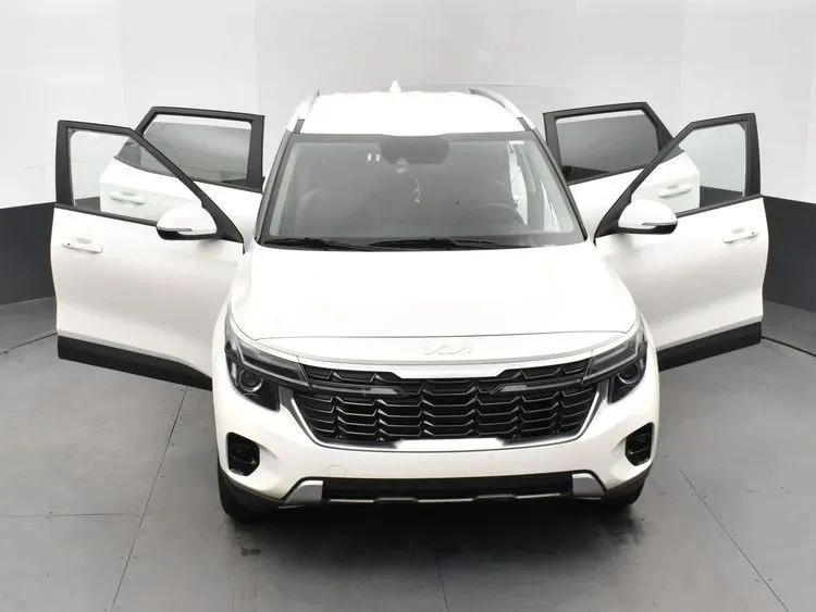 2025 Kia Seltos - Image 10 of 12