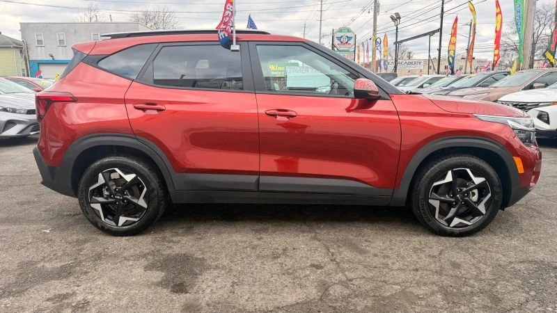 2025 Kia Seltos - Image 11 of 12