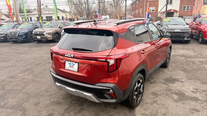 2025 Kia Seltos - Image 7 of 12