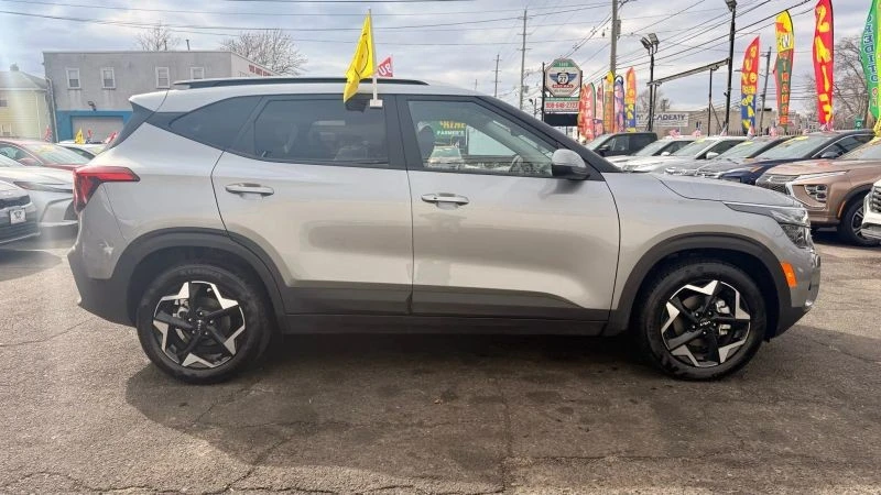 2025 Kia Seltos - Image 11 of 12