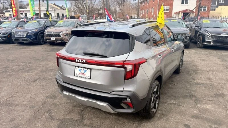2025 Kia Seltos - Image 7 of 12