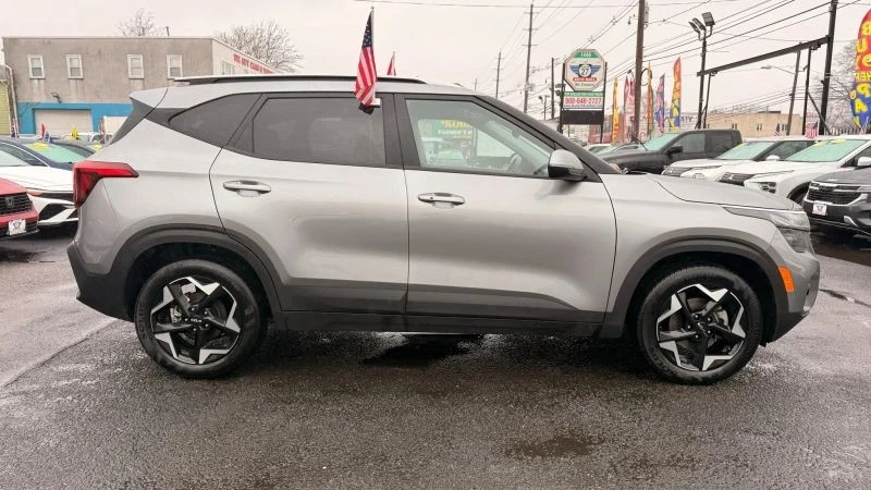 2025 Kia Seltos - Image 11 of 12