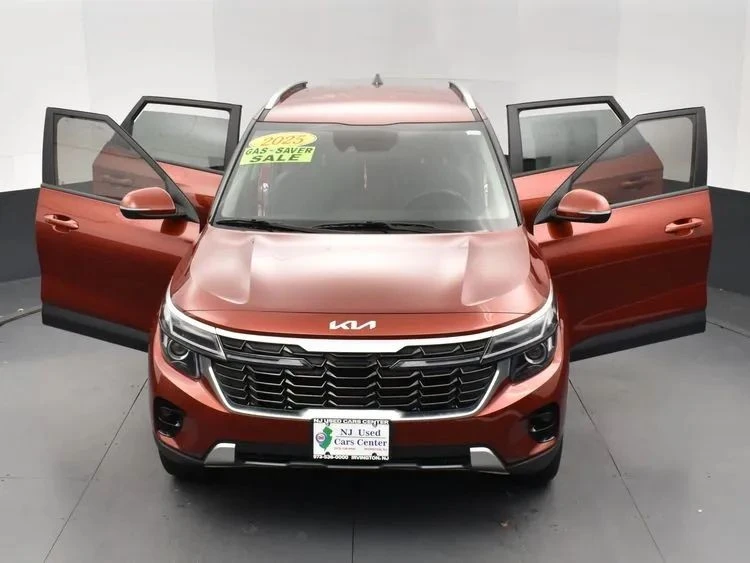 2025 Kia Seltos - Image 10 of 12