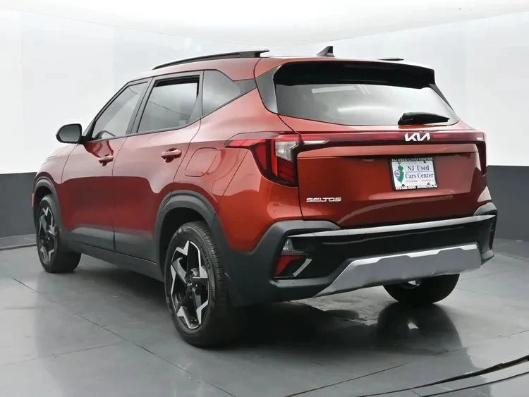 2025 Kia Seltos - Image 9 of 12