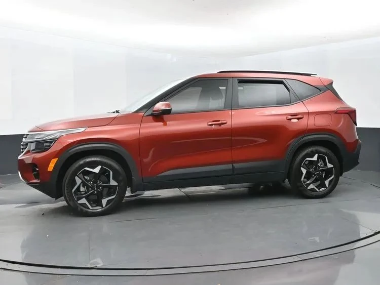 2025 Kia Seltos - Image 5 of 12