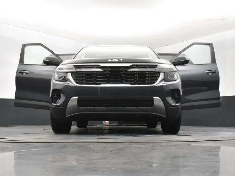 2025 Kia Seltos - Image 11 of 12