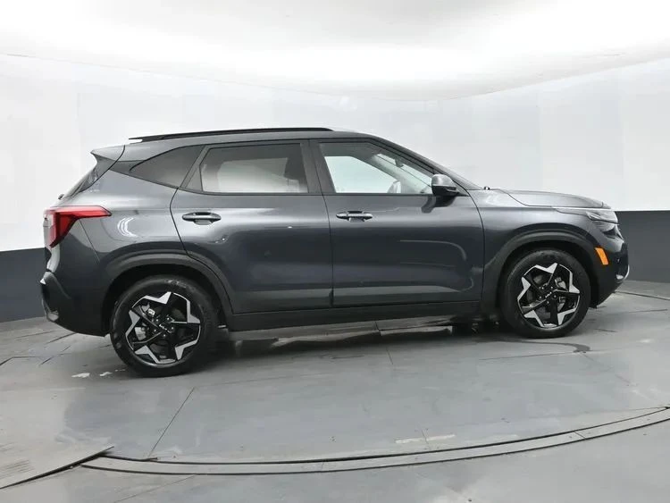 2025 Kia Seltos - Image 4 of 12