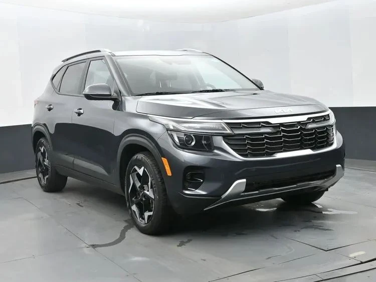 2025 Kia Seltos - Image 2 of 12