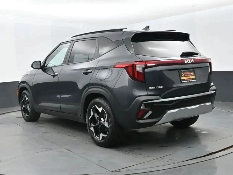 2025 Kia Seltos - Image 9 of 12
