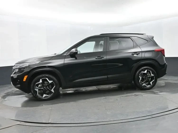 2025 Kia Seltos - Image 5 of 12