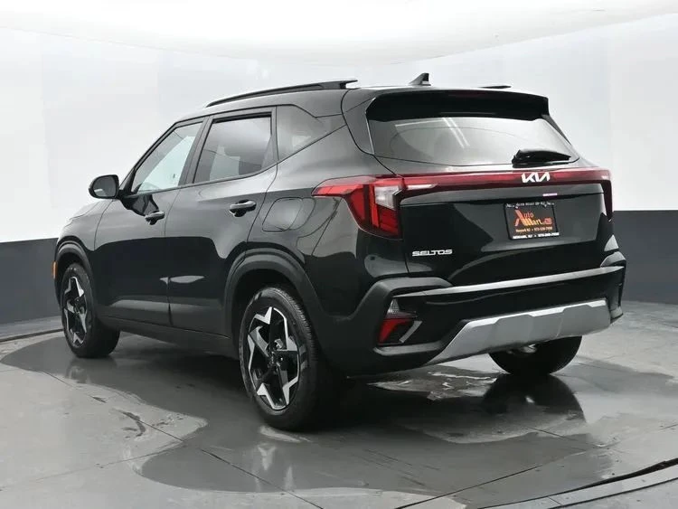 2025 Kia Seltos - Image 9 of 12