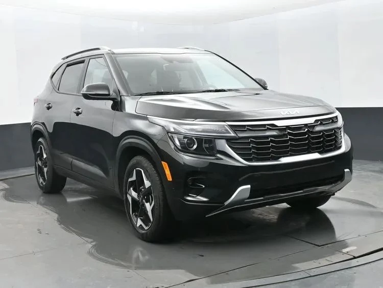 2025 Kia Seltos - Image 2 of 12