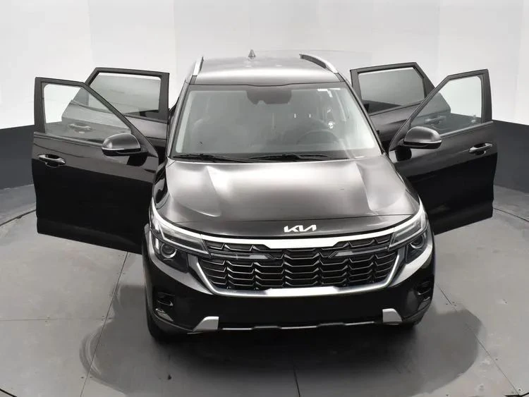 2025 Kia Seltos - Image 10 of 12