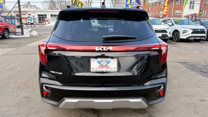 2025 Kia Seltos - Image 6 of 12