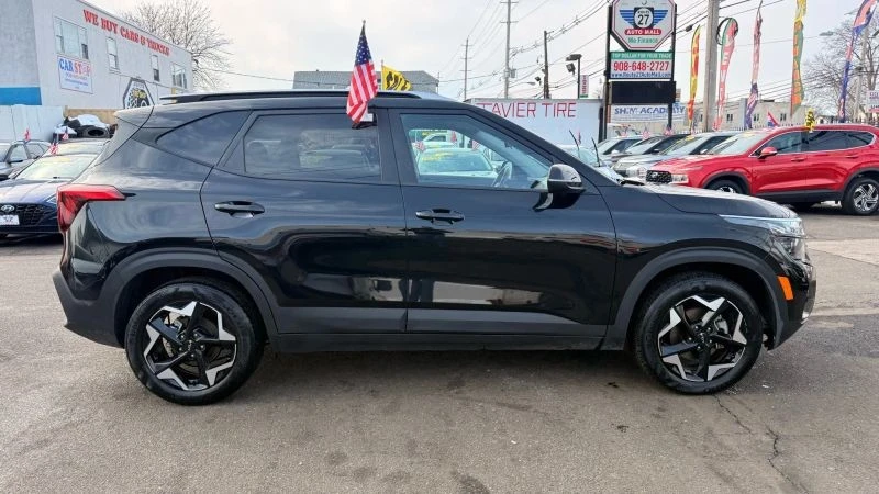2025 Kia Seltos - Image 11 of 12
