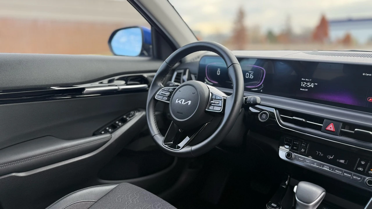 2025 Kia Seltos - Image 13 of 21