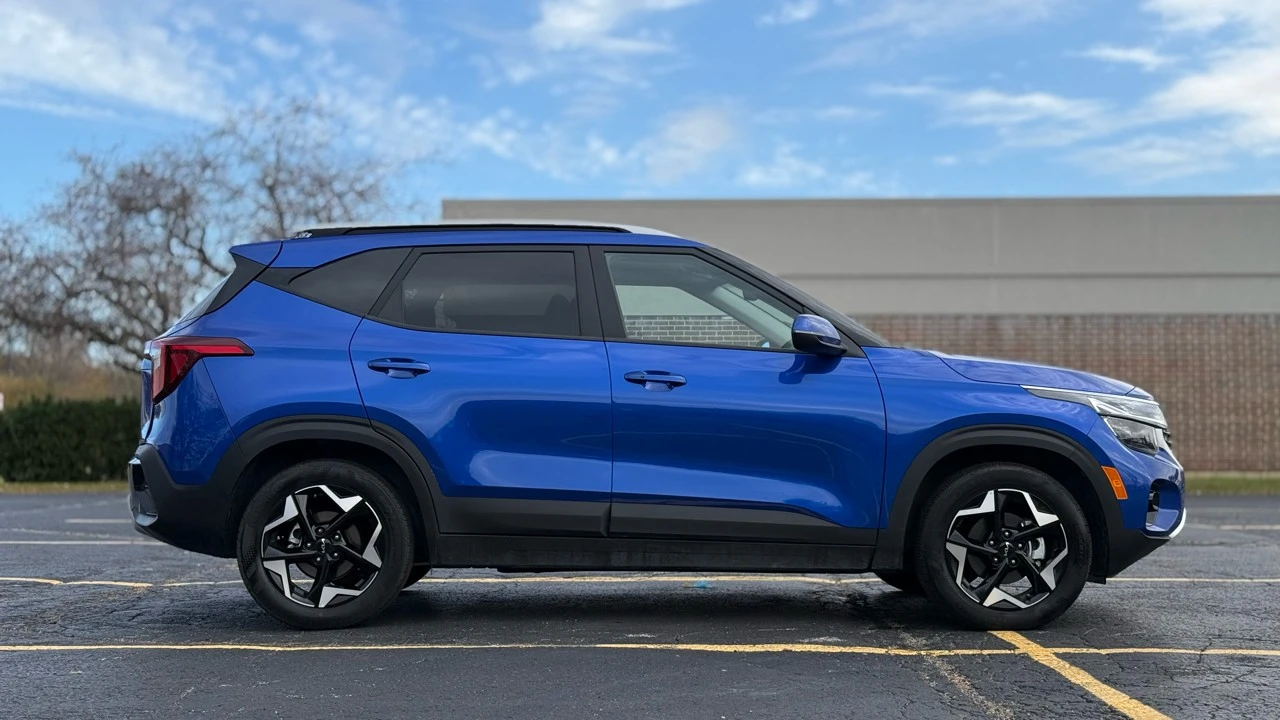 2025 Kia Seltos - Image 8 of 21