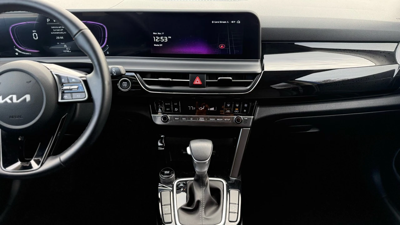 2025 Kia Seltos - Image 17 of 21