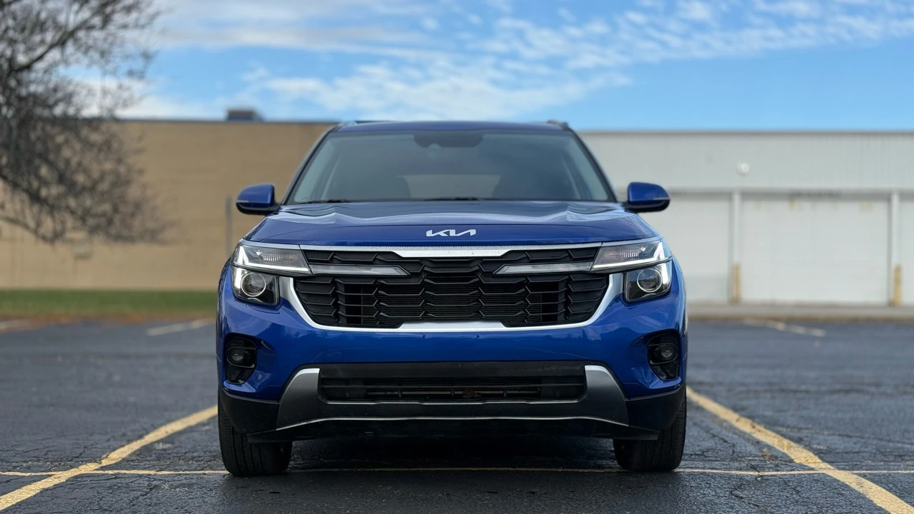 2025 Kia Seltos - Image 2 of 21