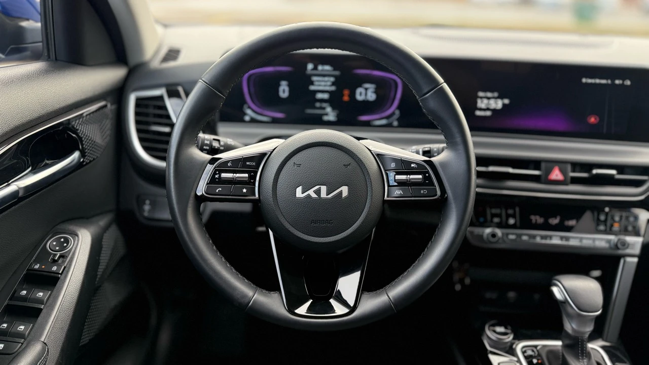 2025 Kia Seltos - Image 14 of 21