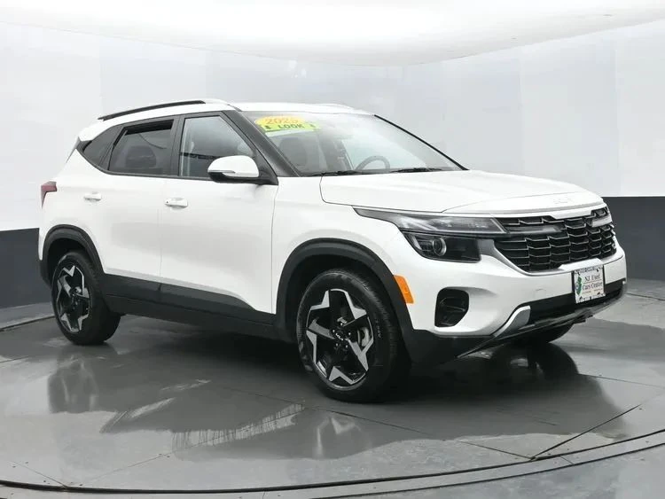 2025 Kia Seltos - Image 2 of 12