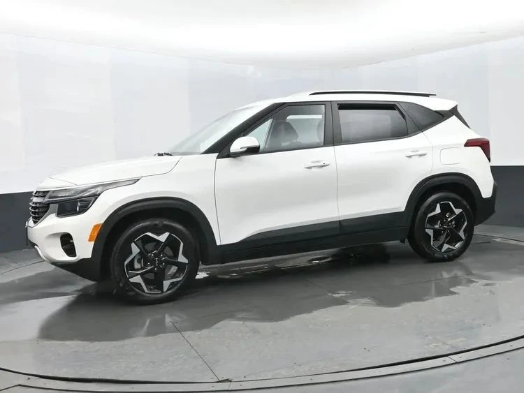 2025 Kia Seltos - Image 5 of 12