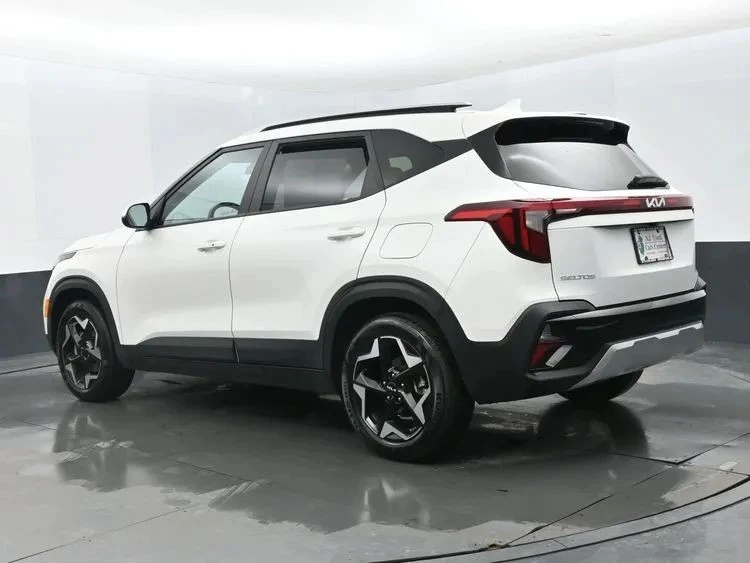 2025 Kia Seltos - Image 9 of 12