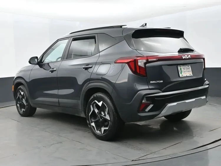2025 Kia Seltos - Image 9 of 12