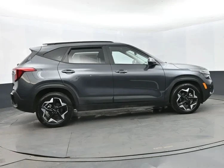 2025 Kia Seltos - Image 4 of 12