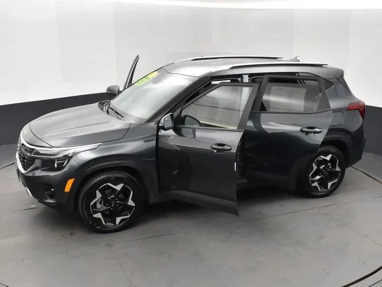 2025 Kia Seltos - Image 7 of 12