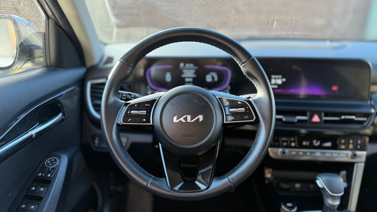 2025 Kia Seltos - Image 13 of 21