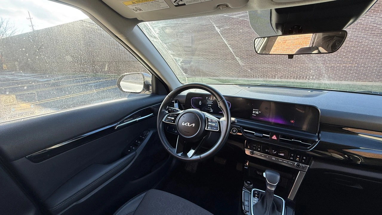2025 Kia Seltos - Image 12 of 21