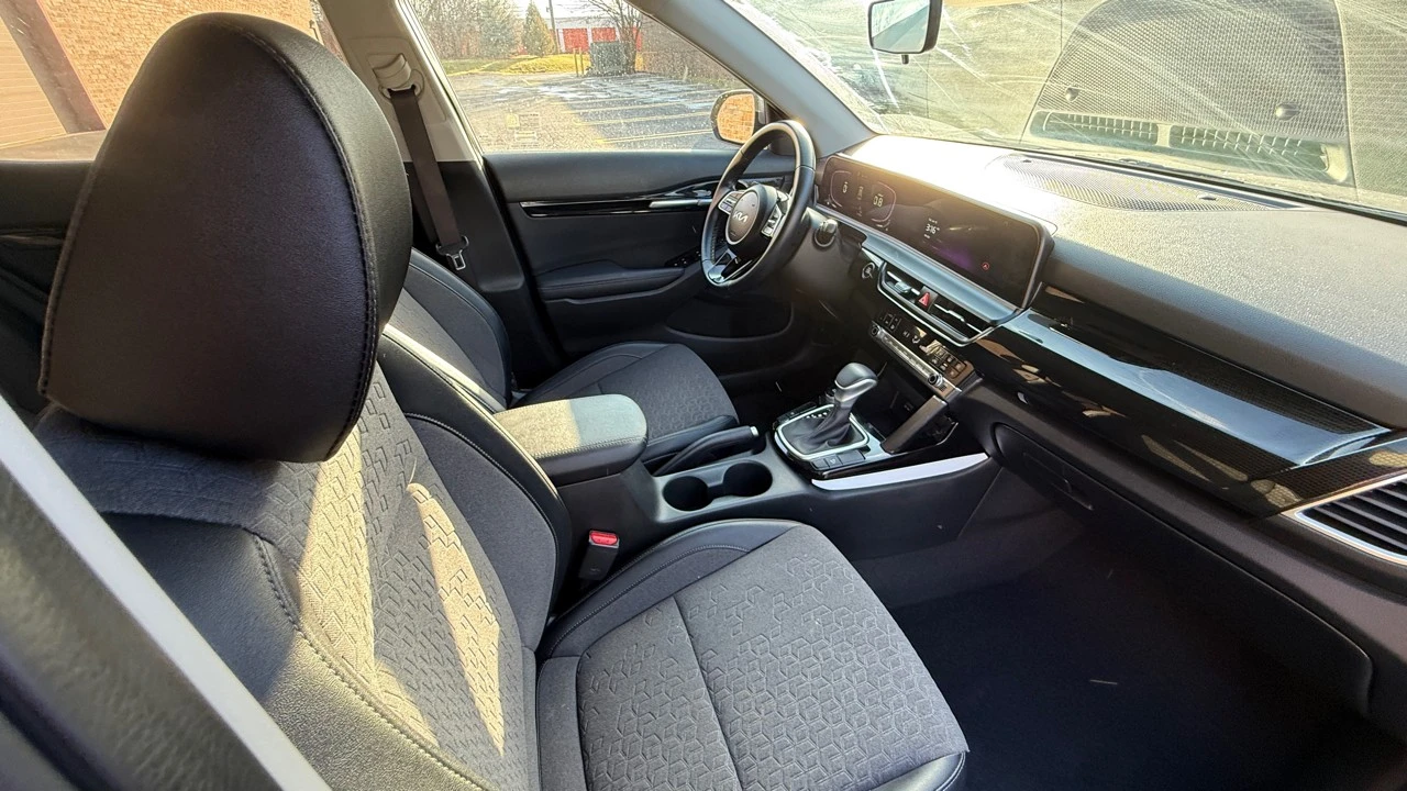 2025 Kia Seltos - Image 11 of 21