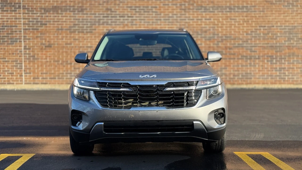 2025 Kia Seltos - Image 2 of 21