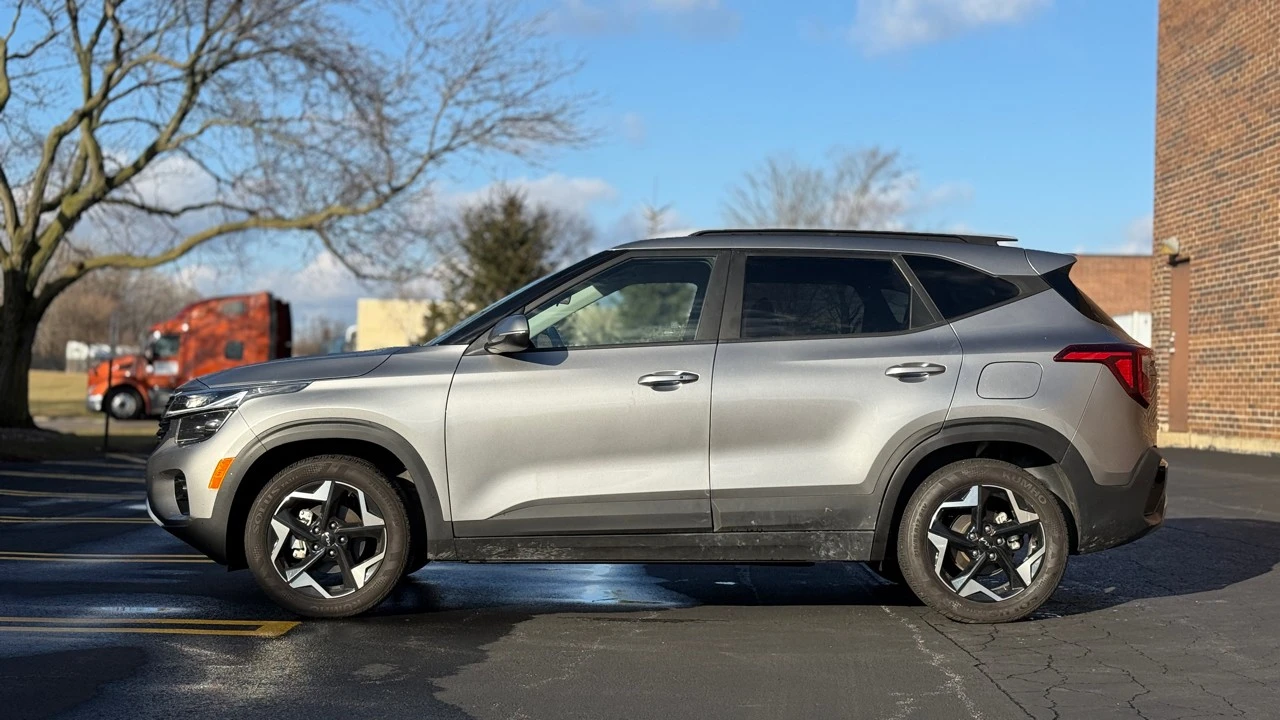 2025 Kia Seltos - Image 4 of 21