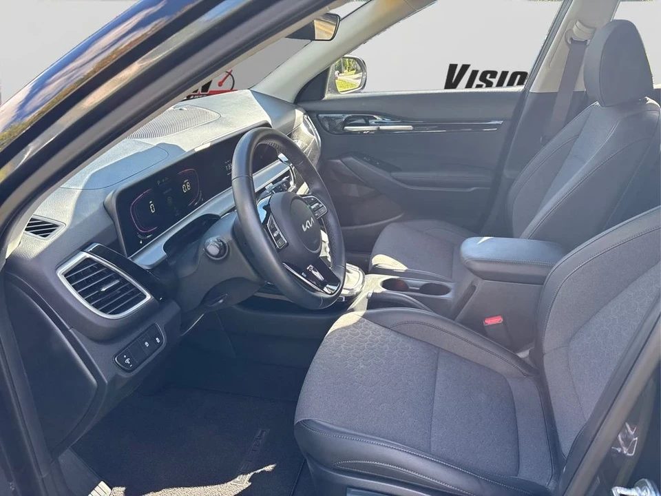 2025 Kia Seltos - Image 9 of 12