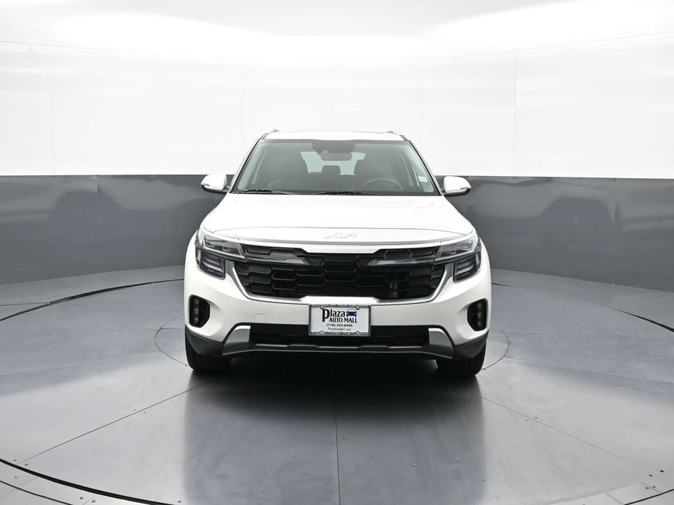 2025 Kia Seltos - Image 2 of 12
