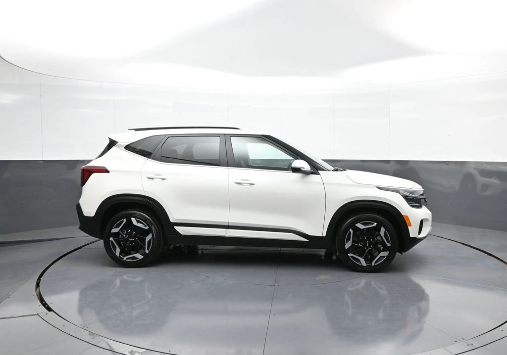 2025 Kia Seltos - Image 5 of 12