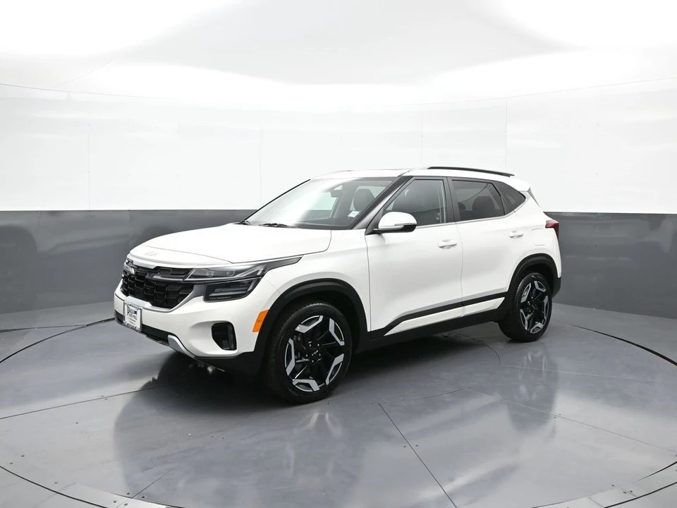 2025 Kia Seltos - Image 10 of 12