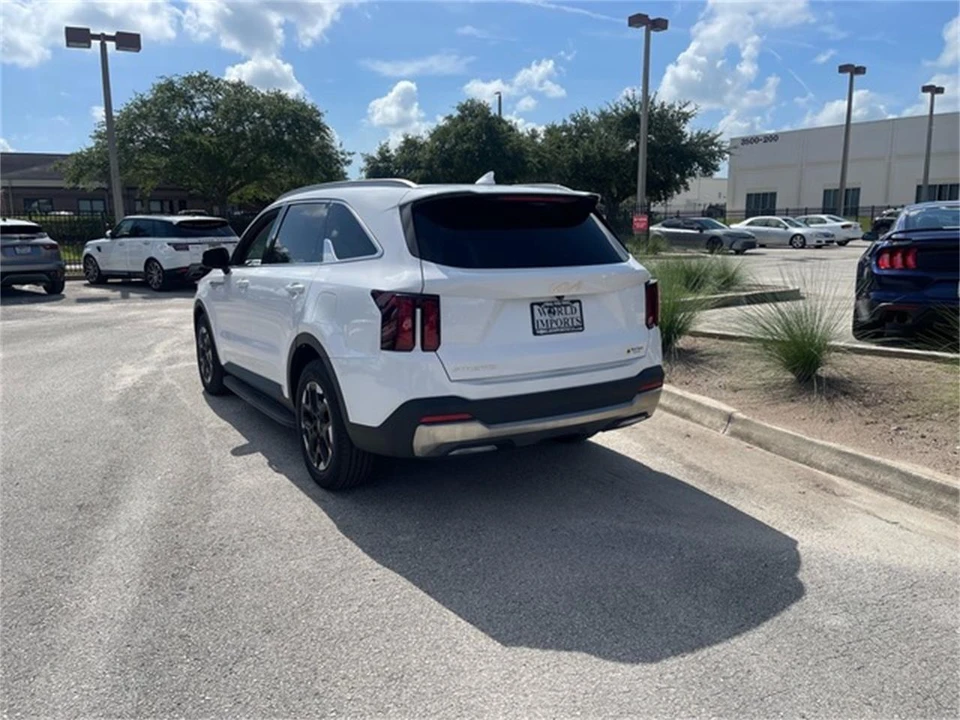 2025 Kia Sorento - Image 3 of 4