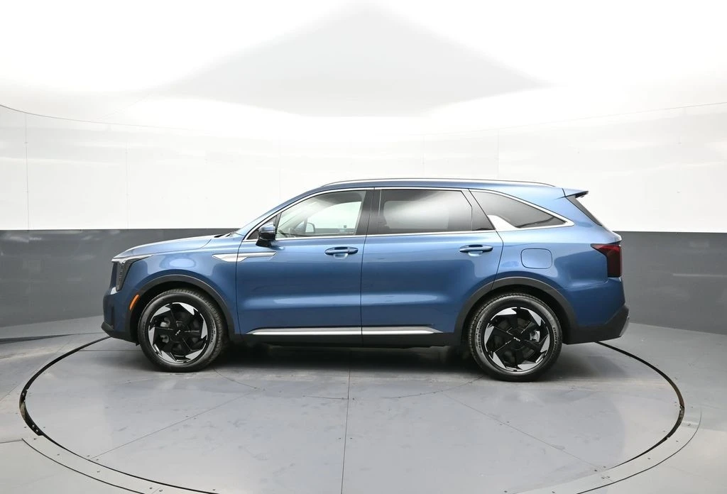 2025 Kia Sorento - Image 9 of 12