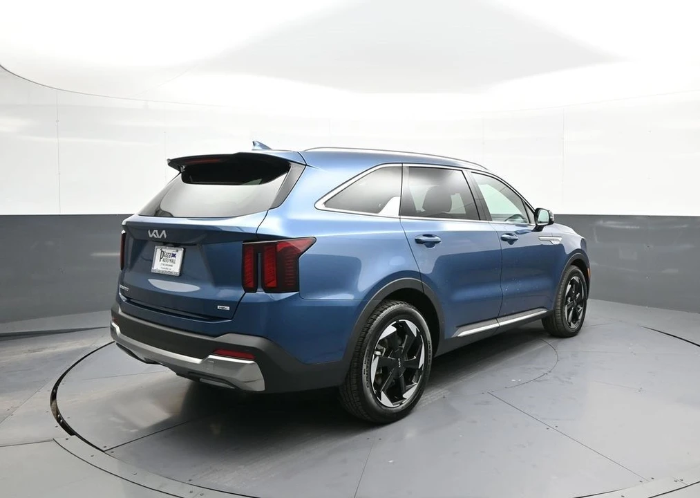 2025 Kia Sorento - Image 6 of 12